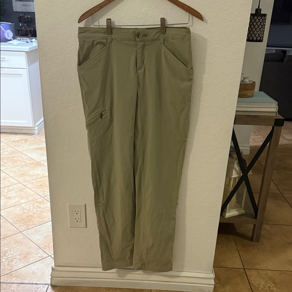 Patagonia Women's Tan Cargo Pants